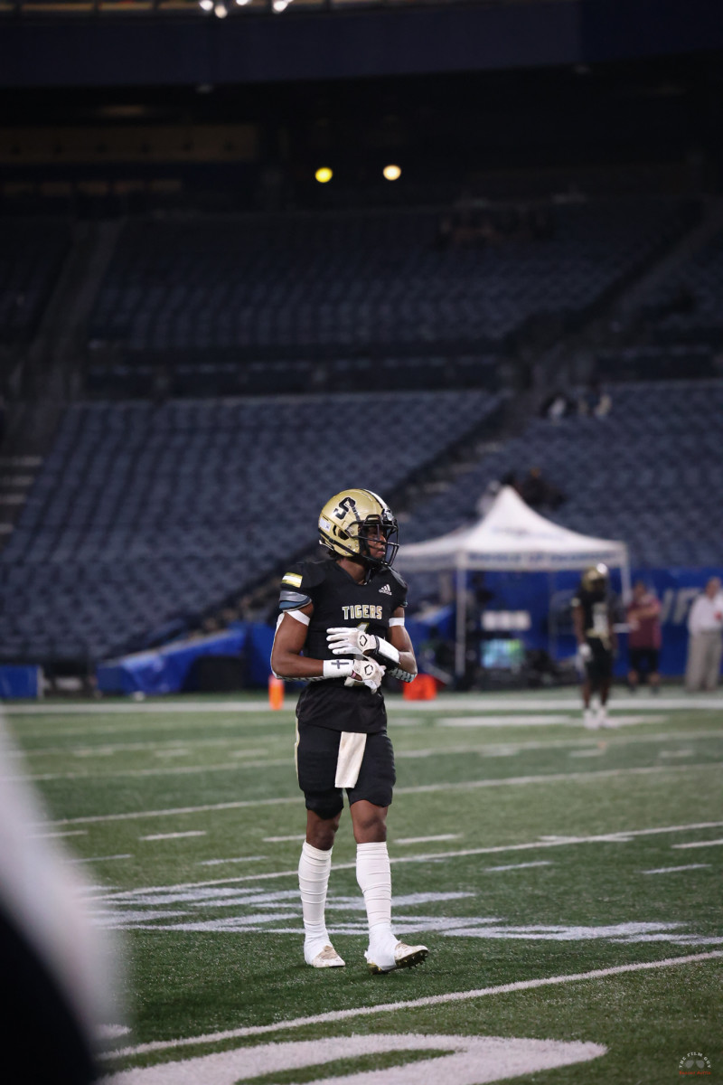 ATH, Demello Jones